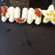 Massed MUM Tribute with star