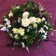 Cotemporary woodland posy