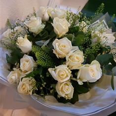 24 Avalanche Roses